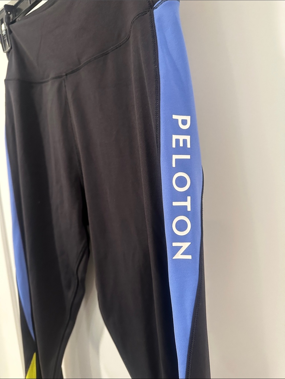 Peloton Matching Workout Set Medium Black Blue Sports Bra Crop Top Leggings - Picture 5 of 5